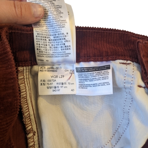 Levi’s High Waisted Mom Jeans Corduroy Decadent Chocolate Size 28 x 29 - Picture 8 of 8